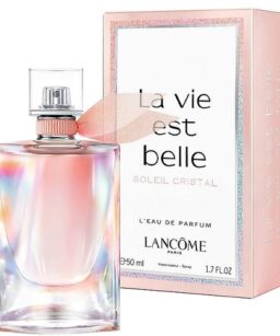 La vie est belle Soleil Cristal perfume by Lancôme in pink packaging.